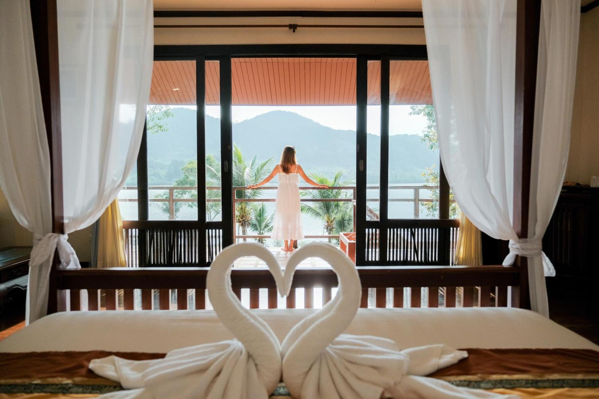Kooncharaburi Resort - Koh Chang Exteriör bild